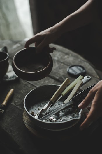 Used kitchenware after a photoshoot 
