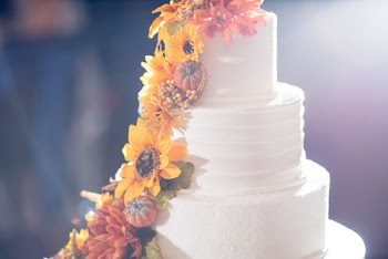 Vanilla 3-tier Cake With Flowers Accent