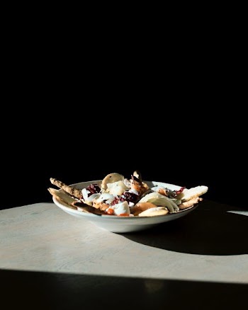 vegetable salad on plate