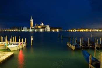          Venice At Night Free Photo     