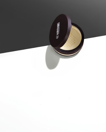 Venus Pressed Powder on White Panel