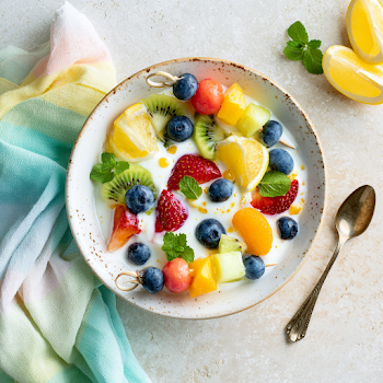 Vibrant Summer Fruit Salad with Yogurt