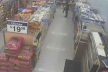 Video: John Crawford didn't seem to aim toy gun at anyone before ...