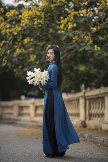 Vietnamese girl in Ao Dai