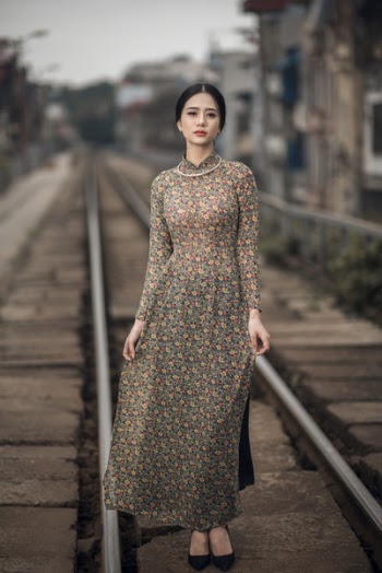 Vietnamese girl in Ao Dai