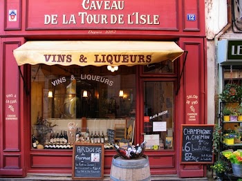 Vins &amp; Liqueurs Store during Daytime