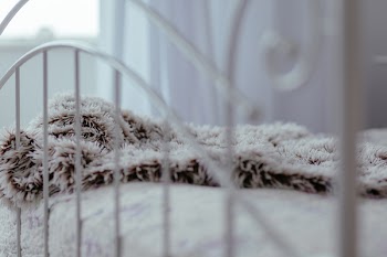 Vintage white bed 2
