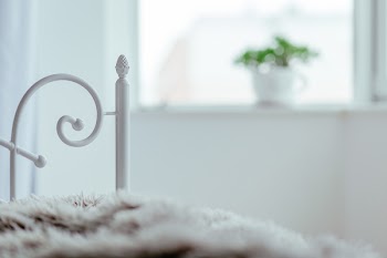 Vintage white bed detail