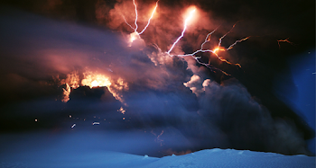 Volcanic lightning forges tiny glass balls from airborne ash ...