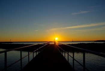          Walkway To Sunrise Free Photo     