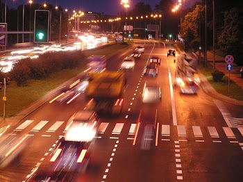 Warszawa noc ulica ruch.JPG