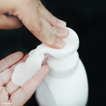 Wash your hands with soap and water to prevent the coronavirus spread | Free  photo - 2300362