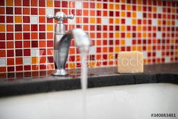 Washing hands to avoid coronavirus contamination