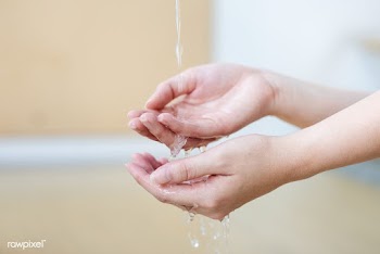 Washing hands under running water to prevent coronavirus contamination | Free  photo - 2296112