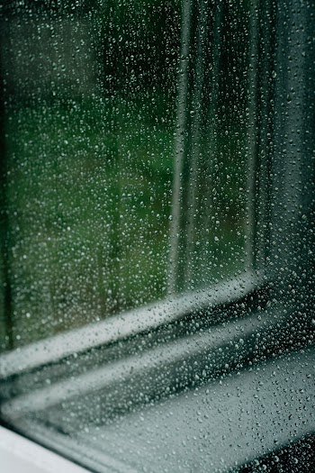 Water Drops on Glass Wndows