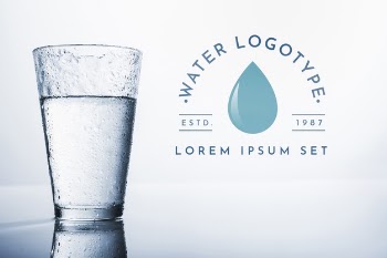 Water logo mockup on copyspace Free Psd