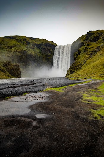 waterfalls at daytime