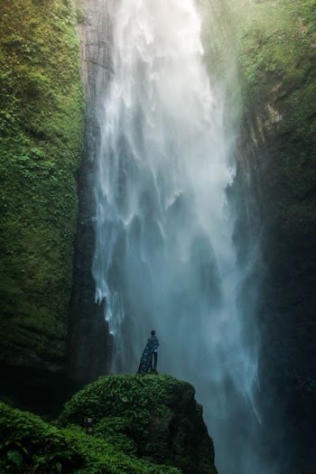 waterfalls between mountain