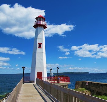 Wawatam Light  St Ignace,  Michigan.JPG