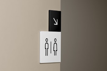 Wayfinding Square Mockup 刁 