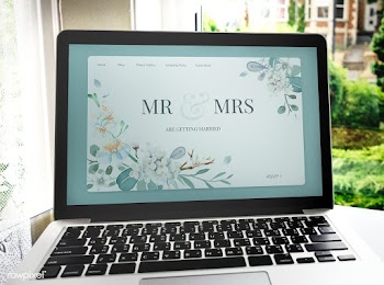 Wedding blog on a laptop screen mockup | Free stock psd mockup - 539184