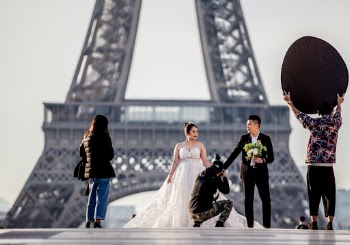 Wedding photo shoot in city of love.