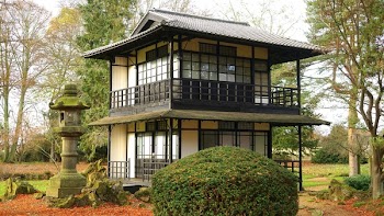 White and Black 2-storey House
