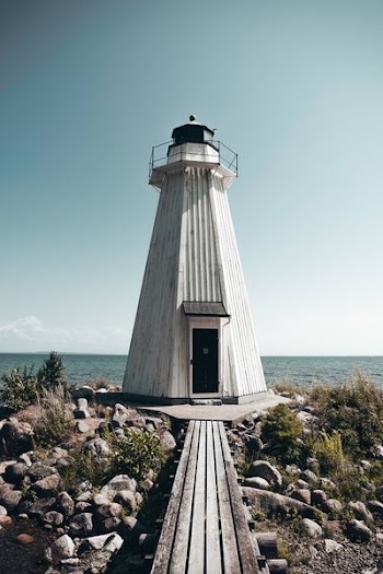 white and black lighthouse