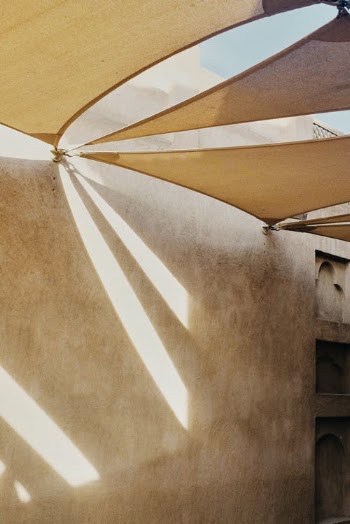 White and Brown Concrete Building · Free Stock Photo