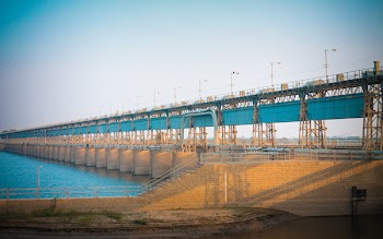 White and Gray Bridge Under Clear Sky
