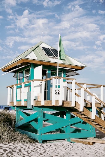 White And Green Lifeguard Tower 
