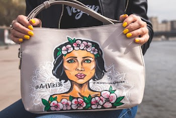 White and Pink Female Portrait-printed Handbag