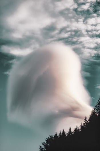 white cloud formation under blue sky at daytime