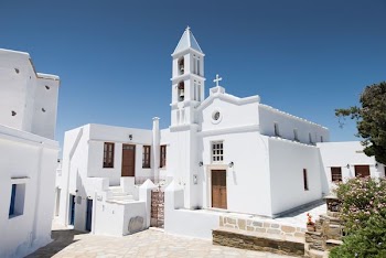 white concrete building during dayitme