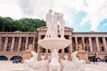 White Concrete Outdoor Fountain