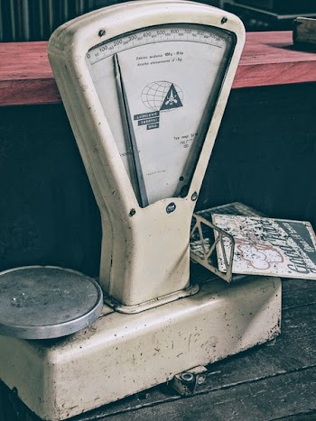 White Digital Weighing Scale