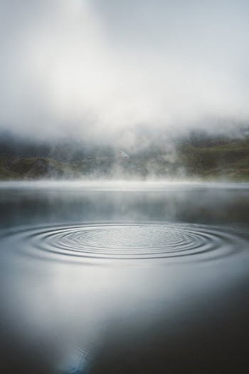 White Fog on Body of Water · Free Stock Photo