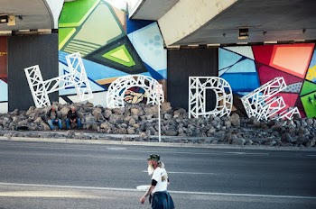 White Hode Sign