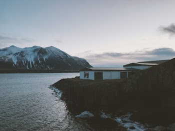 White House Near Body of Water
