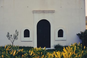 White House With Closed Doors