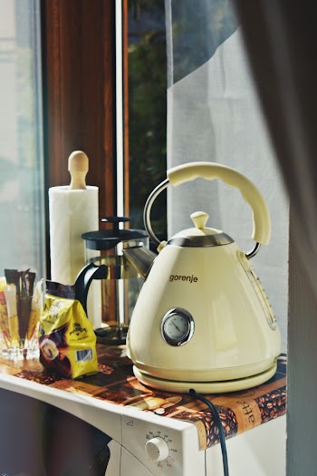 White Kettle