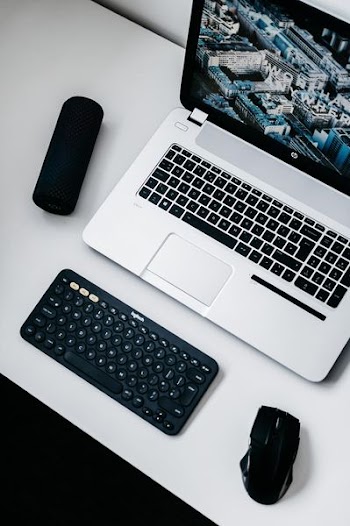 white laptop computer