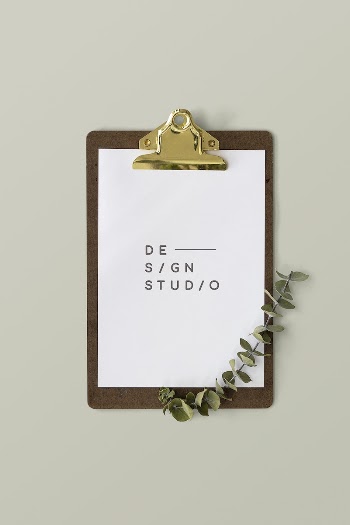 White paper mockup on a clipboard | Free PSD Mockup - rawpixel