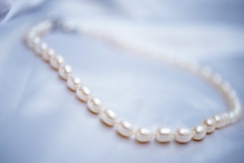 White Pearl Necklace 