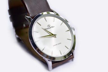 White Round Analog Watch
