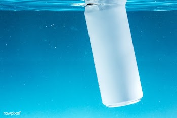 White soda can in water | Free  photo - 2318185