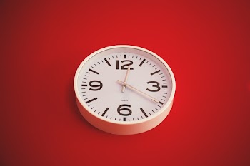          White Wall Clock Free Photo     