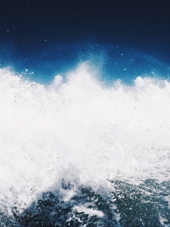 White Wave Foams in Beach