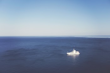          White Yacht in Ocean Free Photo     