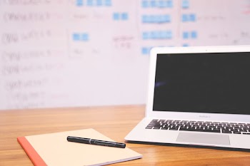  Whiteboard development with computer 
